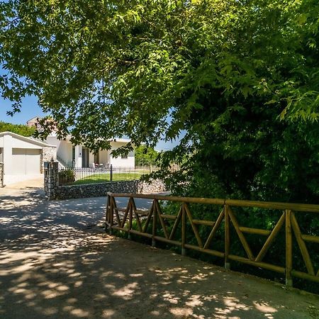 Villa Emily In Countryside 干尼亞 外观 照片